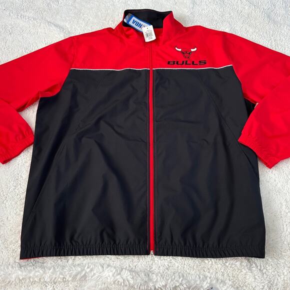 NWT Chicago Bulls Red/Black NBA Mens Windbreaker Size XXL Sporty Basketball - Picture 2 of 5